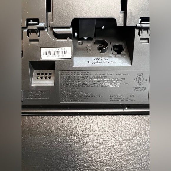 AT&T CL83464 DECT 6.0 Cordless Call ID Announce Phone System w/ 3 Handsets - Picture 10 of 14